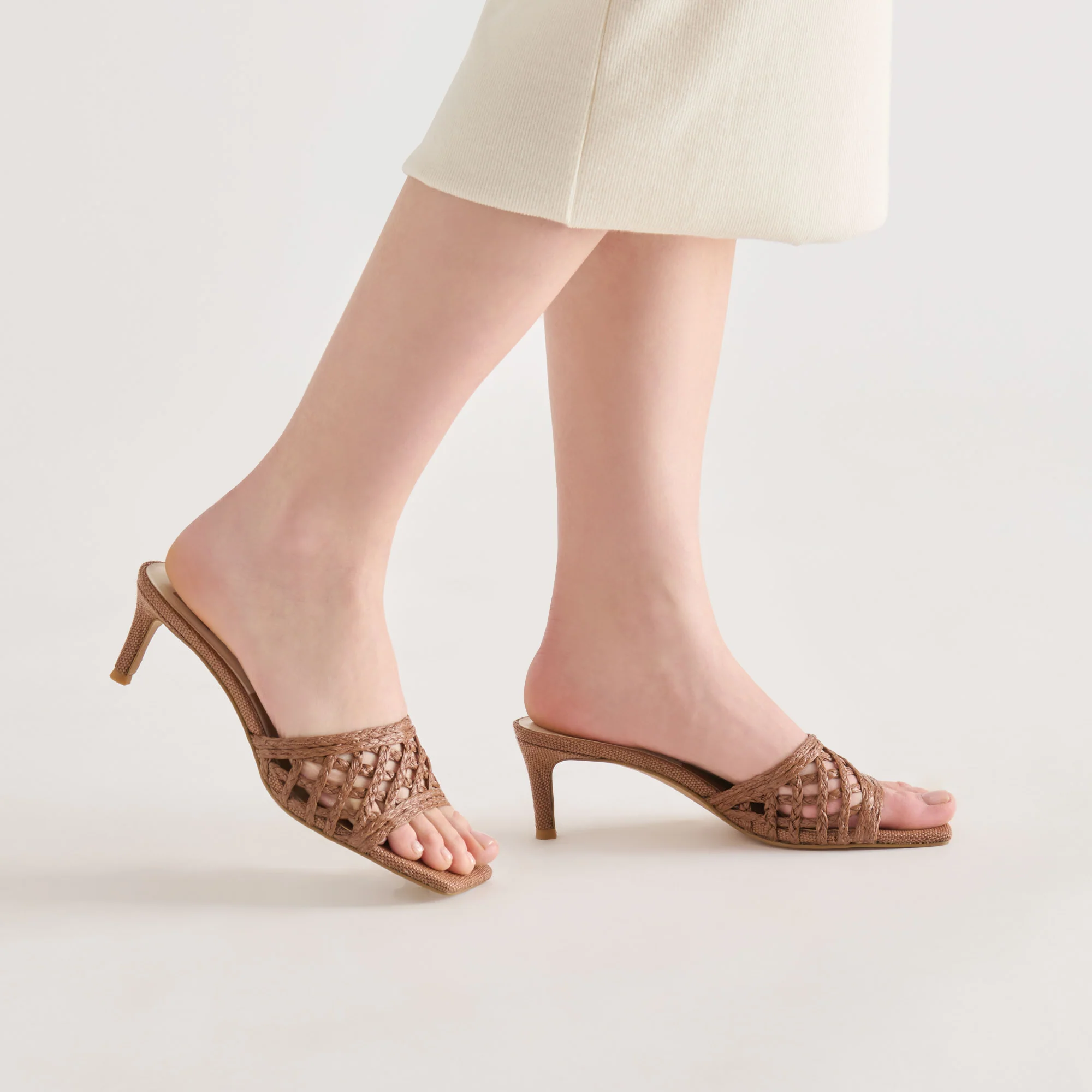 BOWEN HEELS COGNAC RAFFIA - Image 6