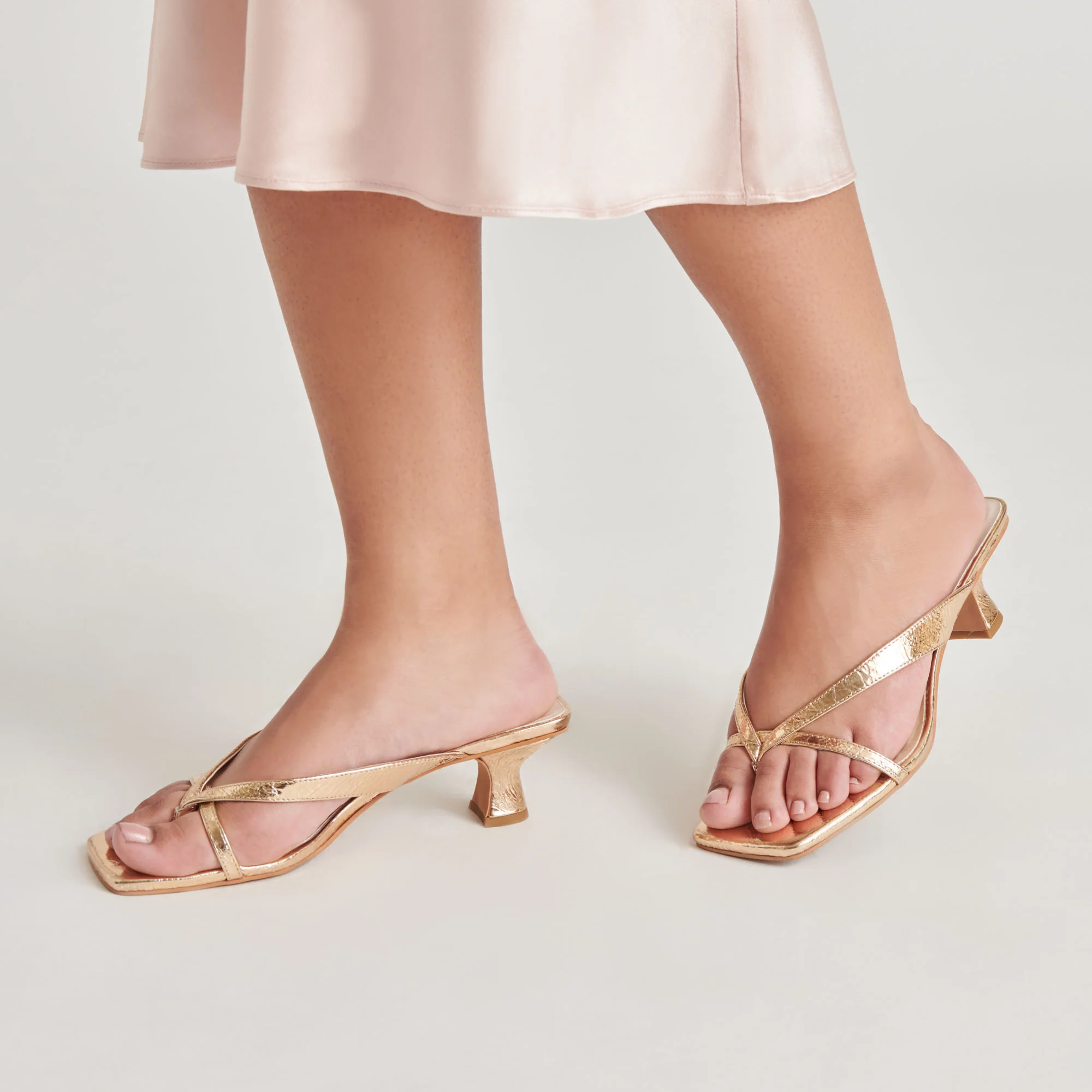 BREVEL HEELS GOLD DISTRESSED LEATHER - Image 4