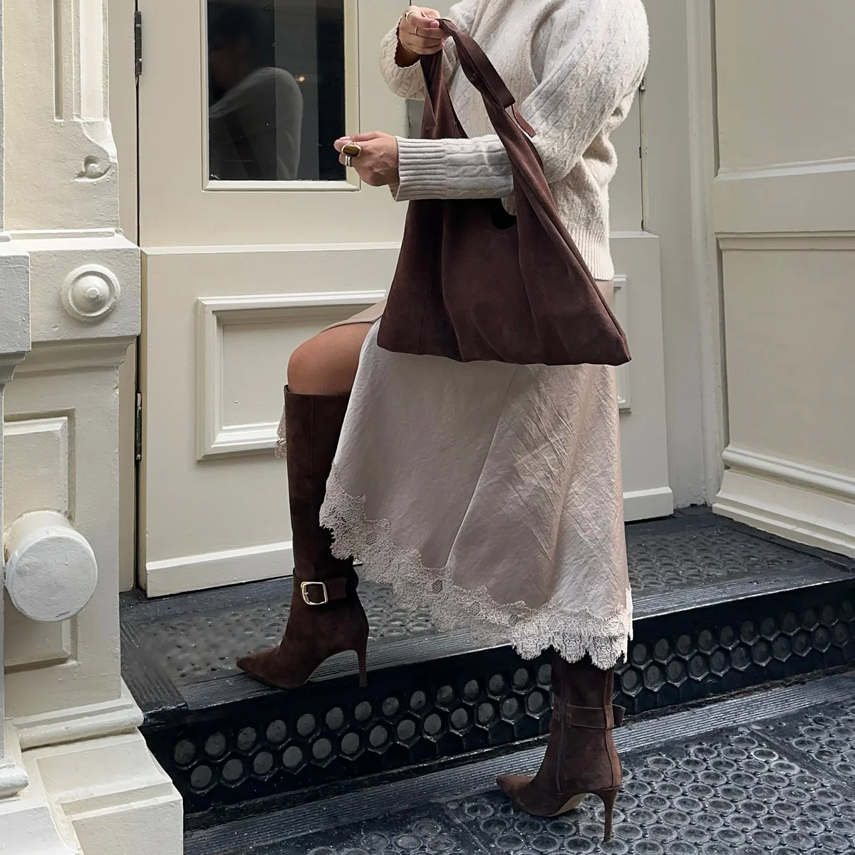 KINZY BOOTS DK BROWN SUEDE - Image 4