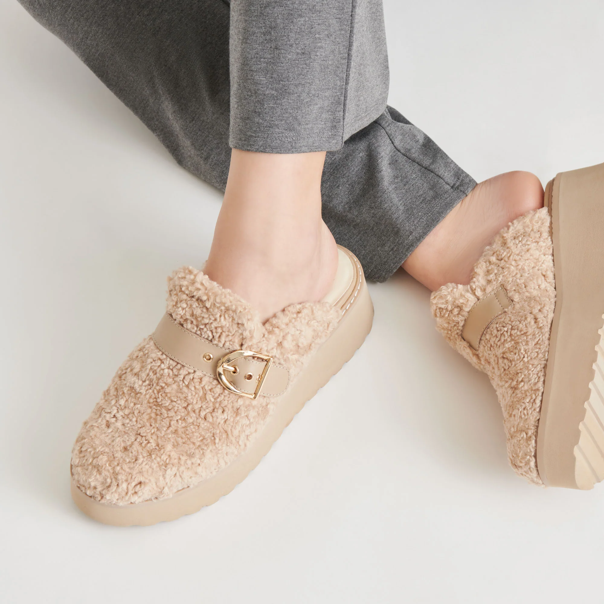 LELANI PLUSH FLATS NATURAL PLUSH - Image 4