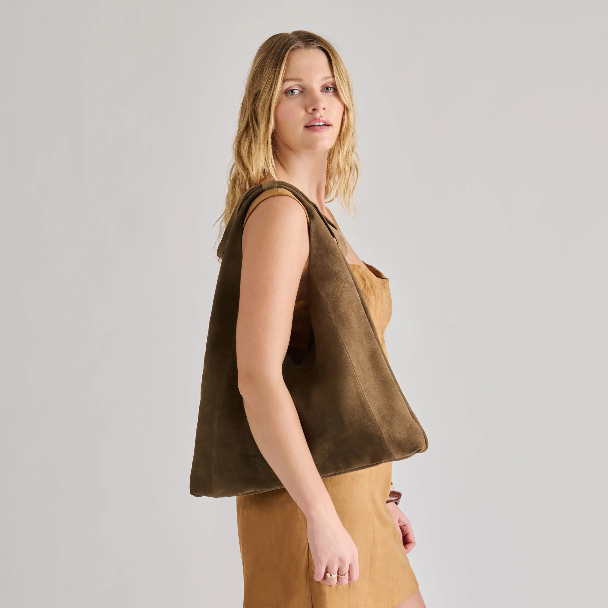 MARIE TOTE OLIVE SUEDE - Image 2