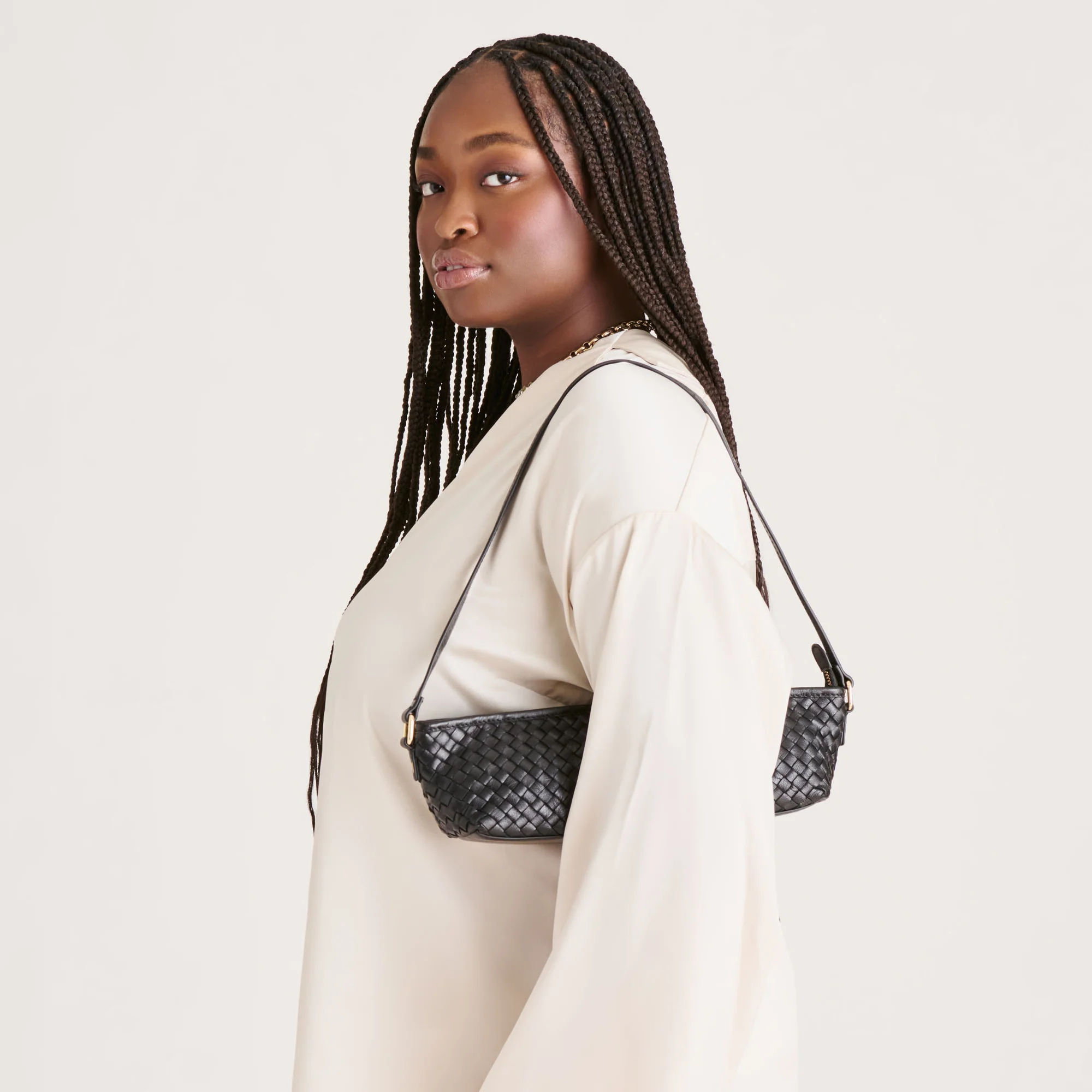 SAVAII WOVEN SHOULDER BAG BLACK WOVEN LEATHER - Image 6